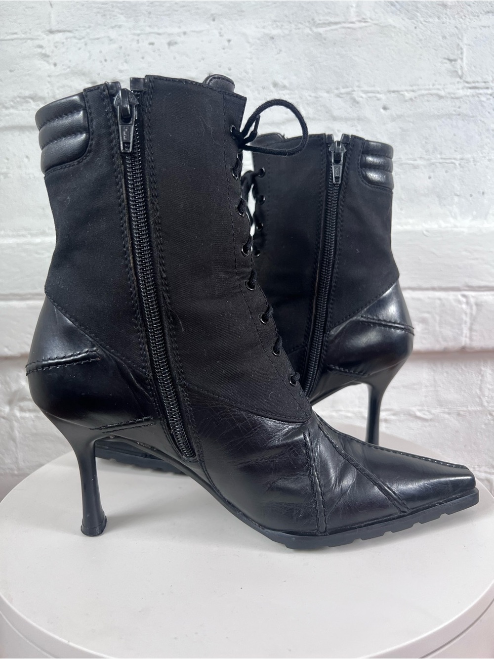 Stuart Weitzman Lace Up Pointy Toe Boots Black Granny Size 7 - Picture 4 of 13